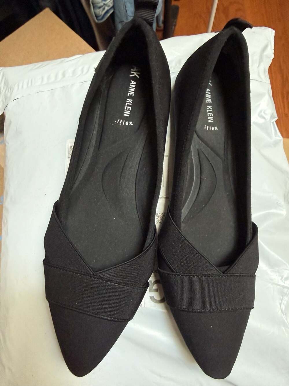 Anne Klein Oalise Pointed Toe Flat Size 9M Black